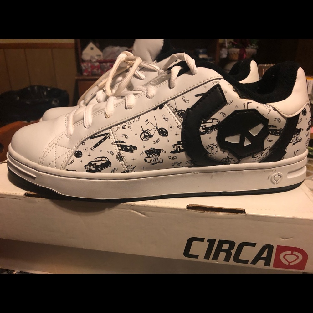Circa White Skate Shoe With Black Skull Design